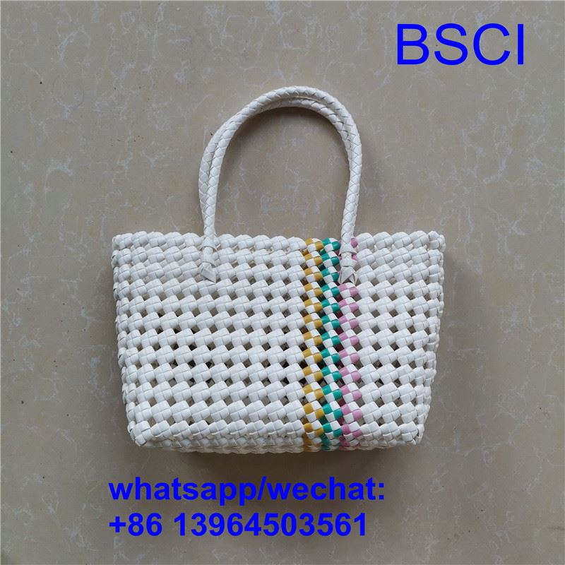 Qayta ishlangan plastik to'qilgan sumkalar